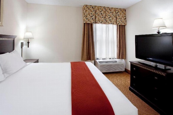 Lexington Inn and Suites image 18