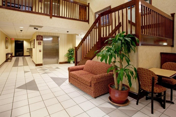 Lexington Inn and Suites image 5